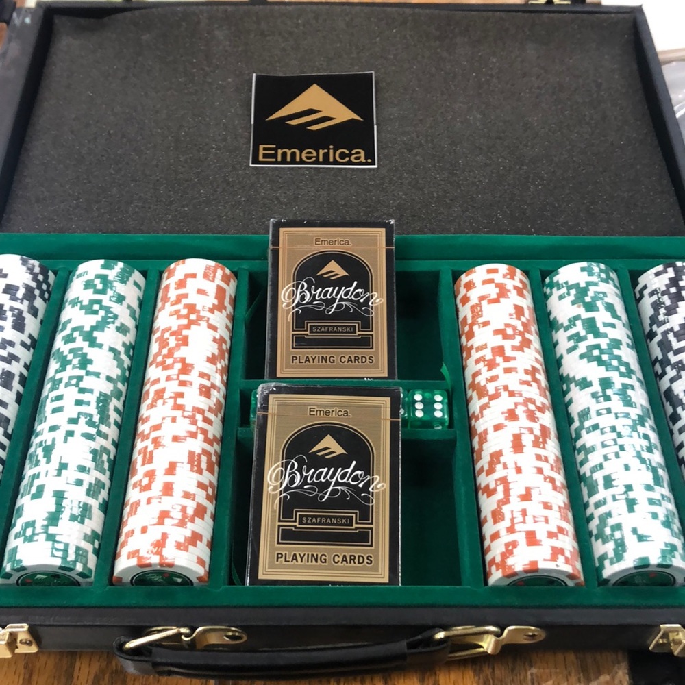 Emerica skate shoes poker set new in box very rare